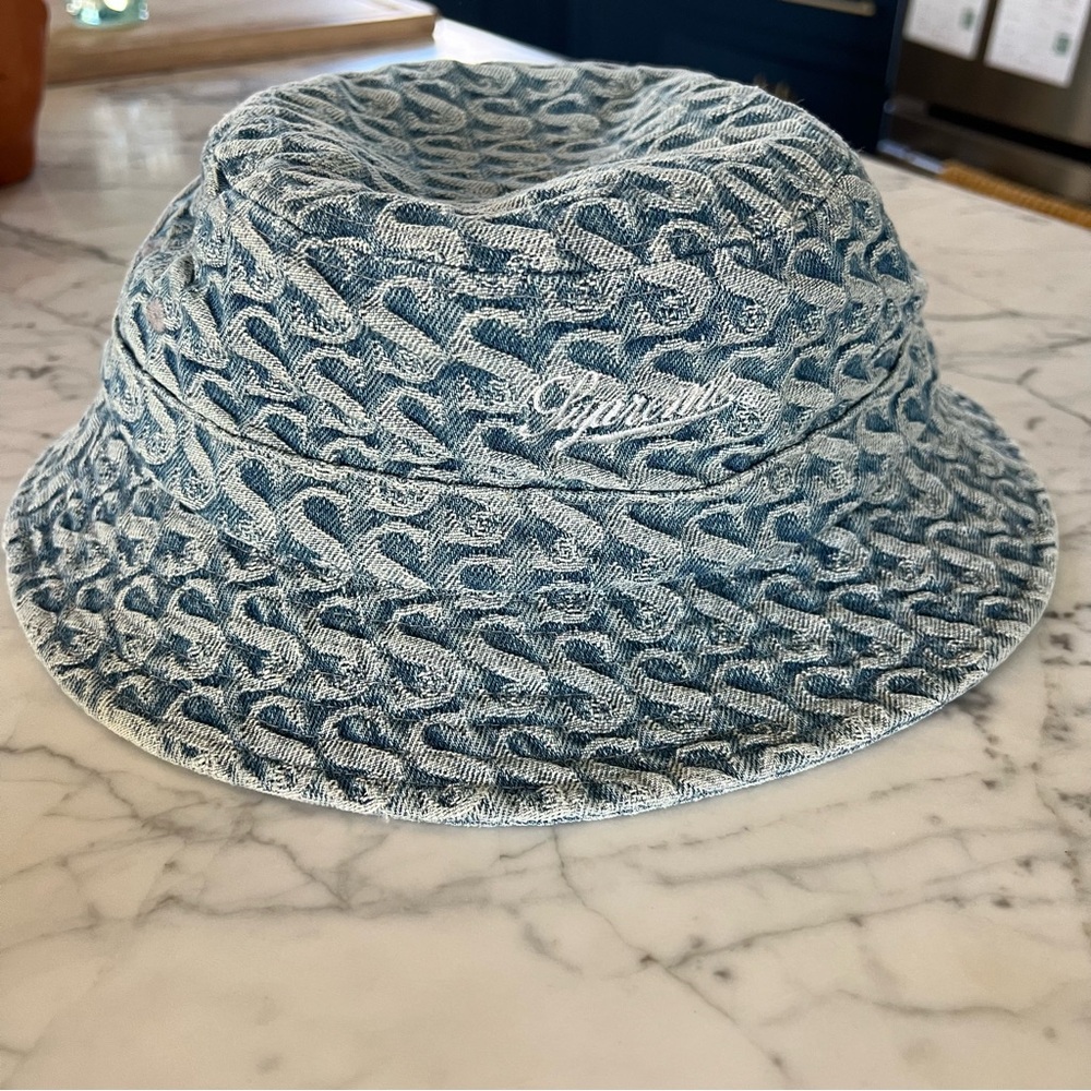 100% AUTHENTIC SUPREME denim bucket hat size Medium/Large - LIKE NEW condition